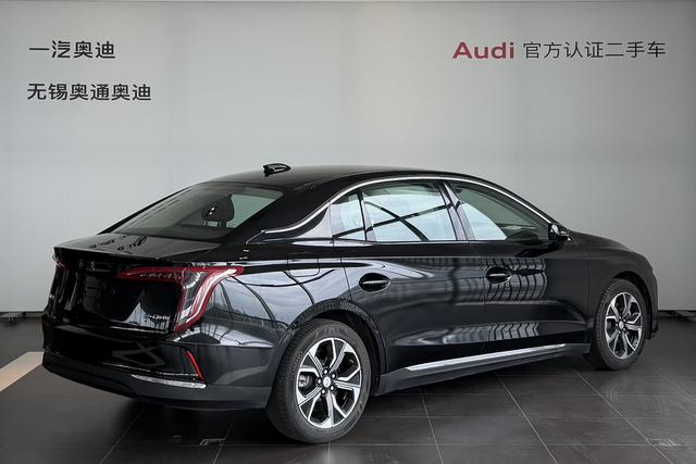 Hongqi E-QM5 - фото 3