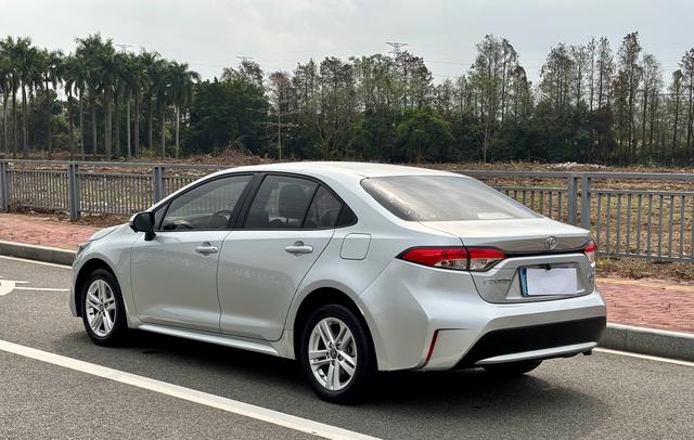 Toyota Levin - фото 4