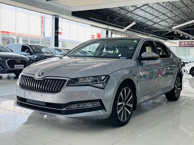 Skoda Superb - фото 0