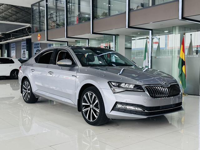 Skoda Superb - фото 2
