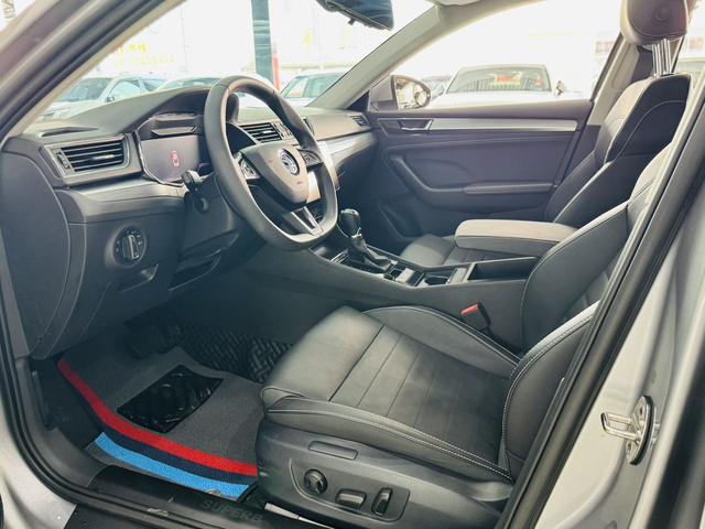 Skoda Superb - фото 4