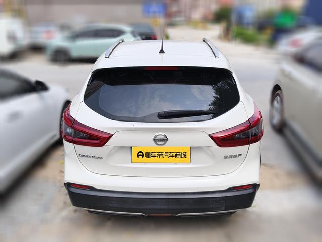 Nissan Qashqai - фото 4