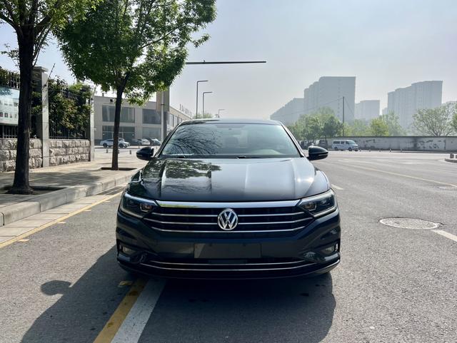 Volkswagen Sagitar - фото 1