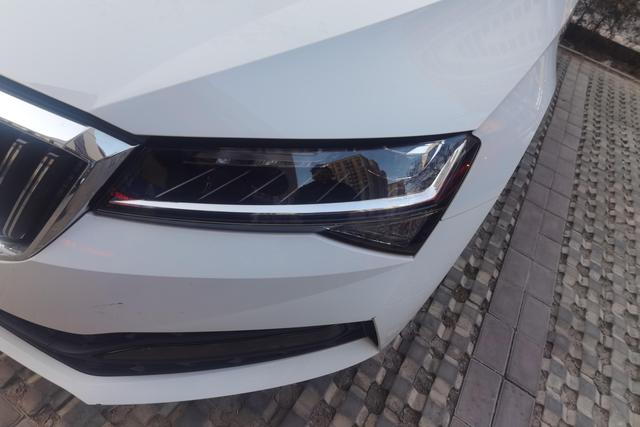 Skoda Superb - фото 1