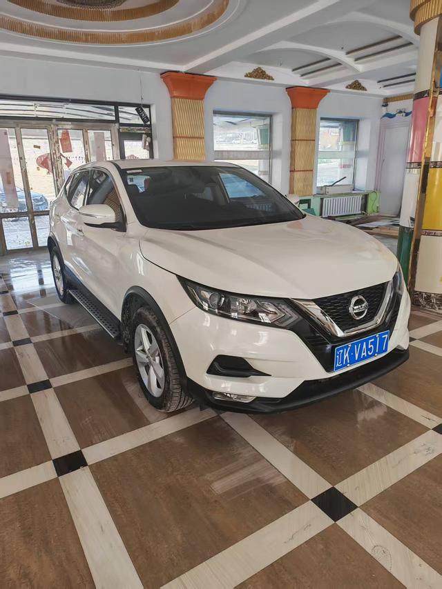 Nissan Qashqai - фото 1