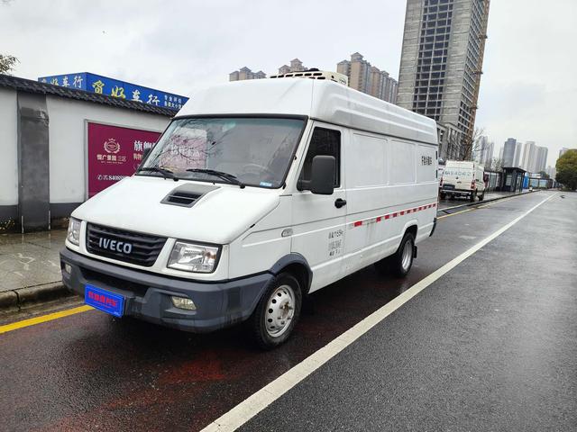 Iveco Daily - фото 0