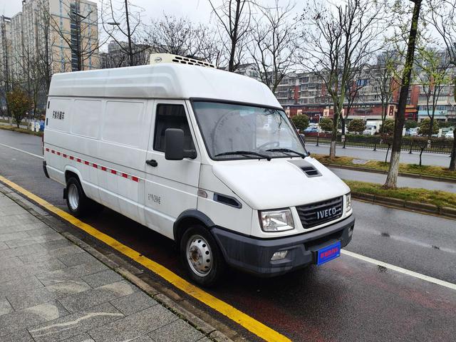 Iveco Daily - фото 1