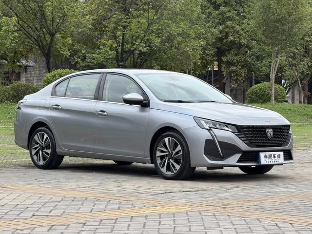 Peugeot 408 - фото 2