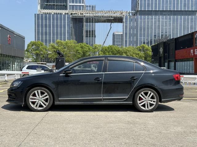 Volkswagen Sagitar - фото 2