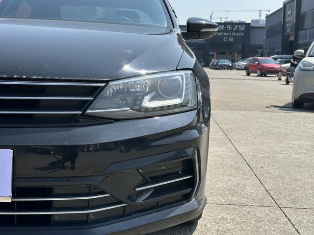 Volkswagen Sagitar - фото 3