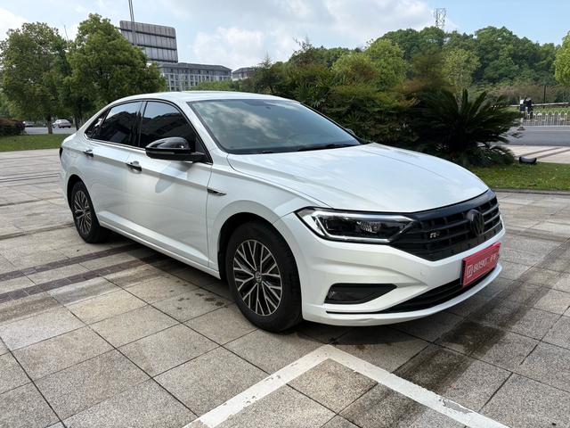 Volkswagen Sagitar - фото 2