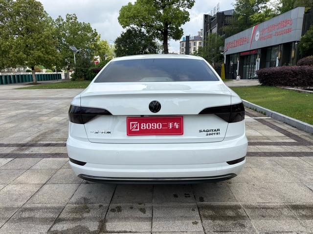 Volkswagen Sagitar - фото 4