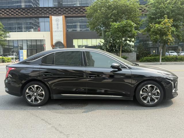 Hongqi E-QM5 - фото 3