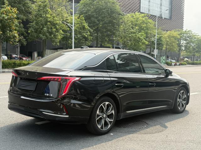 Hongqi E-QM5 - фото 4