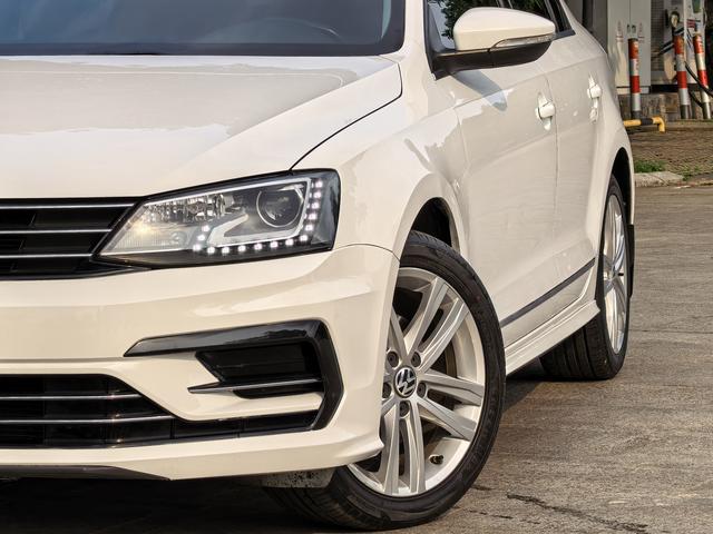 Volkswagen Sagitar - фото 3