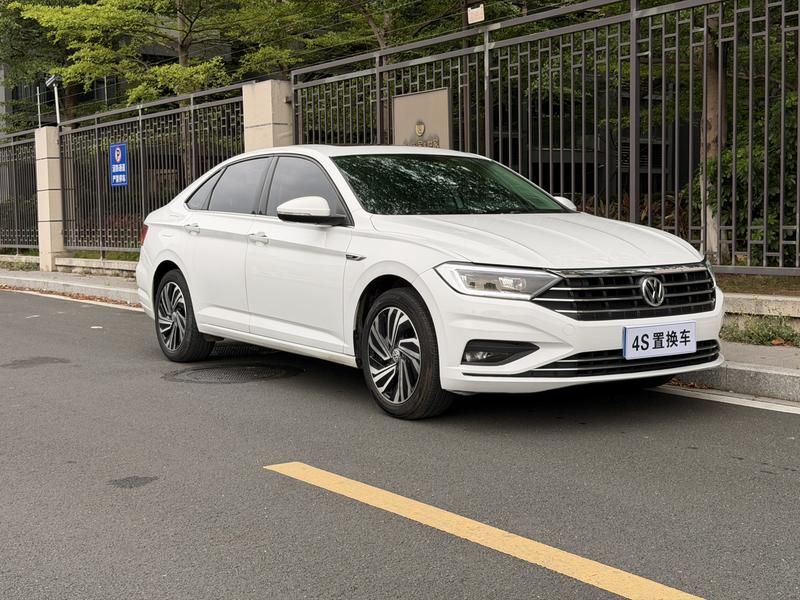 Volkswagen Sagitar - фото 2