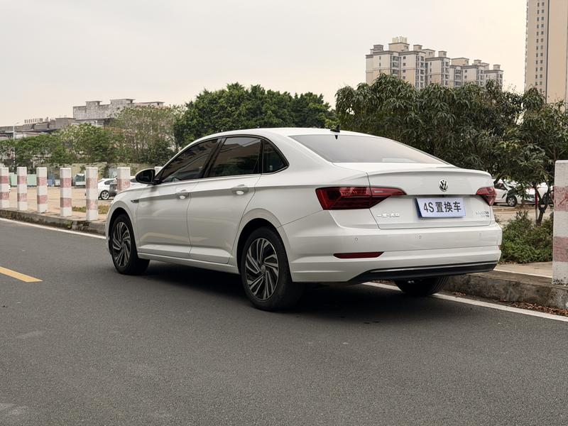 Volkswagen Sagitar - фото 3