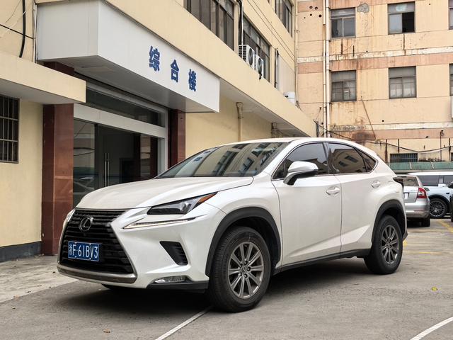 Lexus NX - фото 0