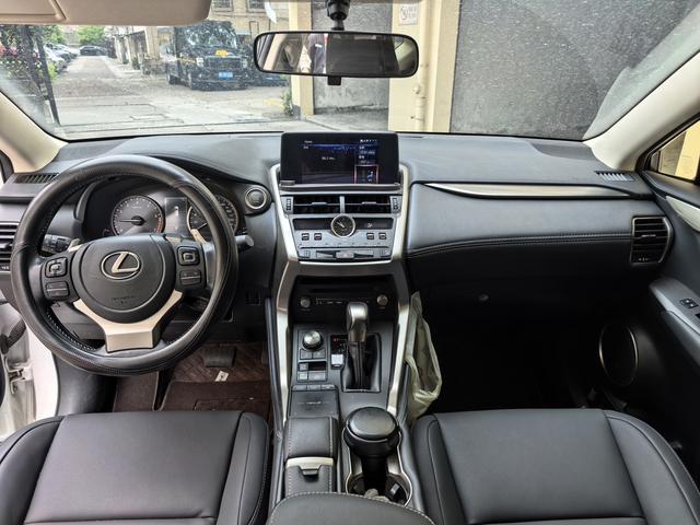Lexus NX - фото 4