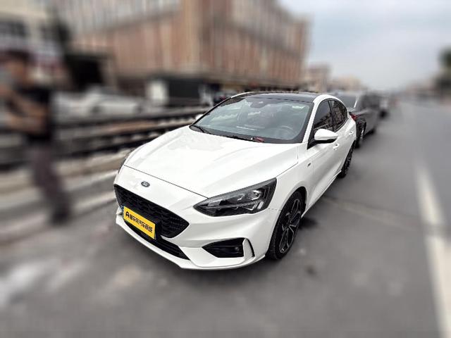 Ford Focus - фото 0