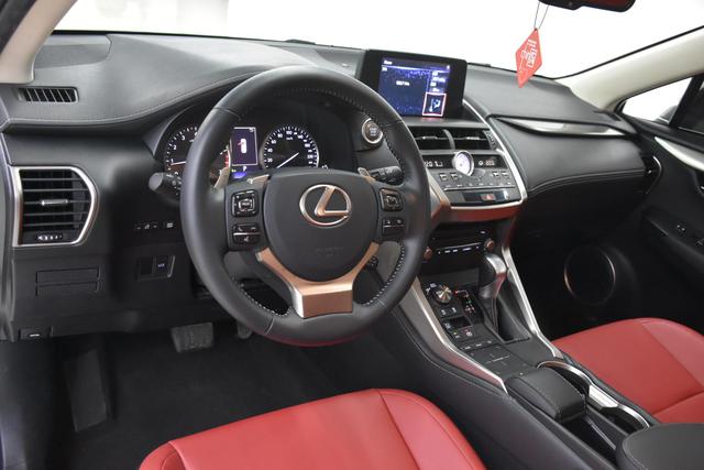 Lexus NX - фото 4