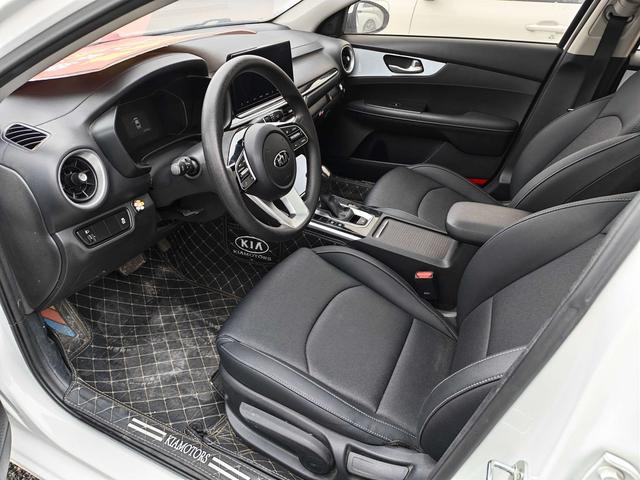Kia K3 - фото 3