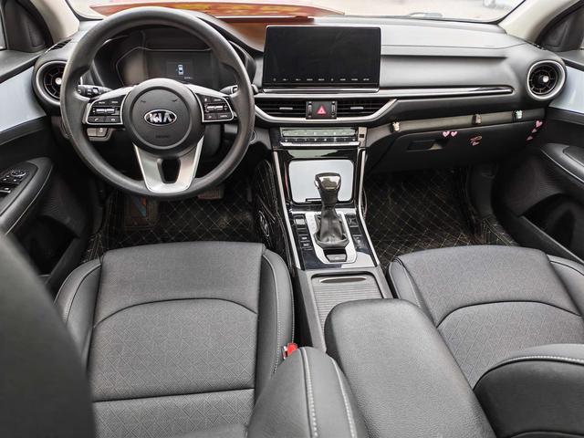 Kia K3 - фото 4