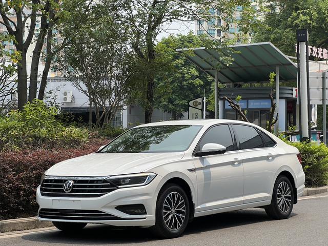 Volkswagen Sagitar - фото 0