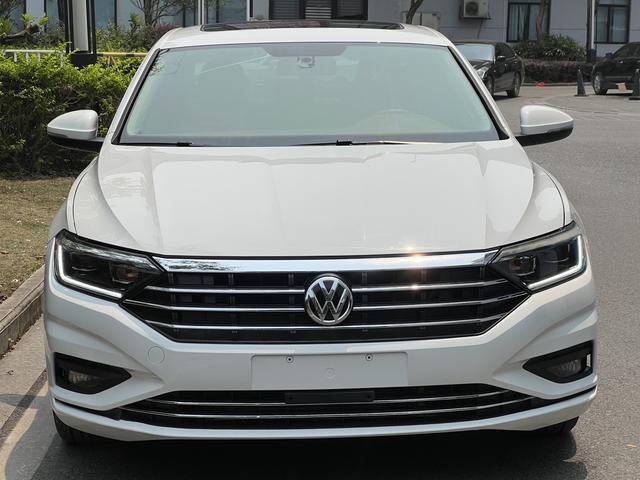 Volkswagen Sagitar - фото 2