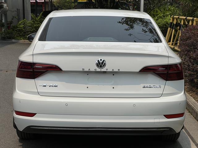 Volkswagen Sagitar - фото 3
