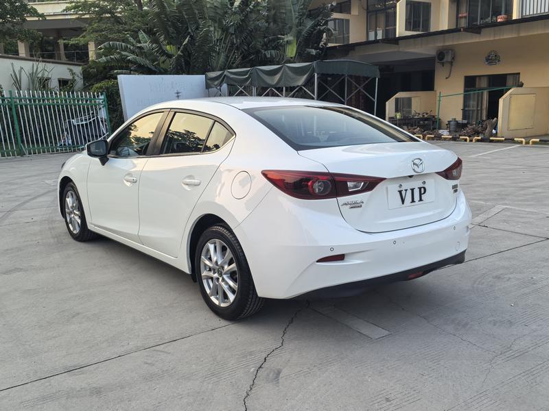 Mazda Mazda3 - фото 3