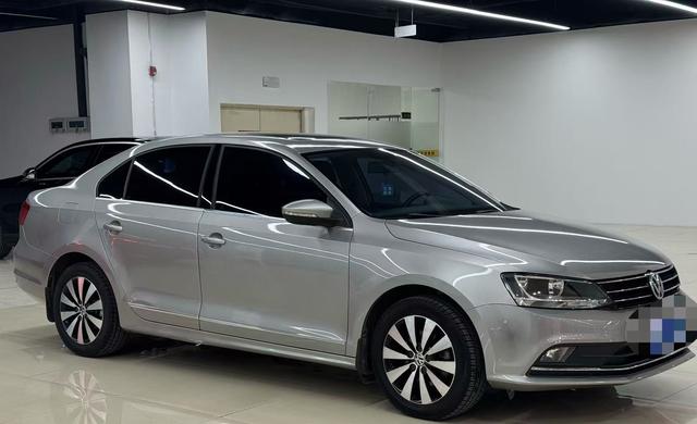 Volkswagen Sagitar - фото 2