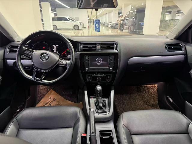 Volkswagen Sagitar - фото 4