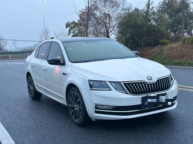 Skoda Octavia - фото 2
