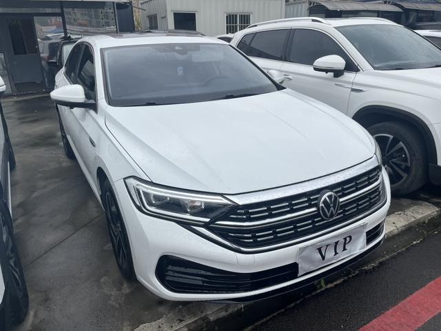 Volkswagen Sagitar - фото 2