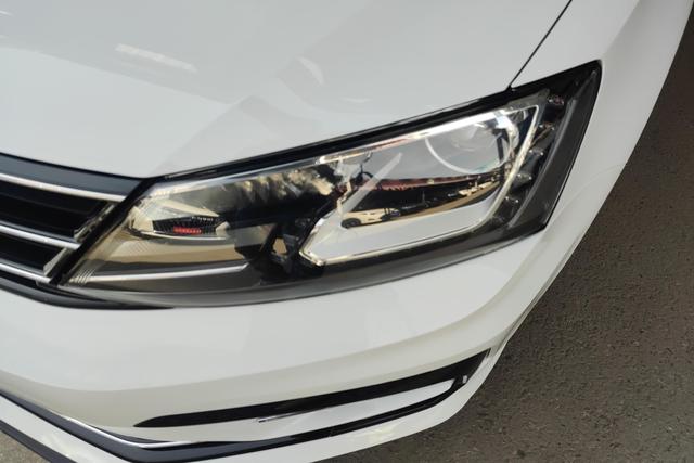 Volkswagen Sagitar - фото 1