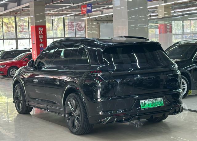 Li Auto L7 - фото 3