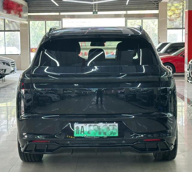 Li Auto L7 - фото 4