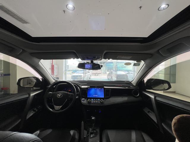 Toyota RAV4 - фото 2