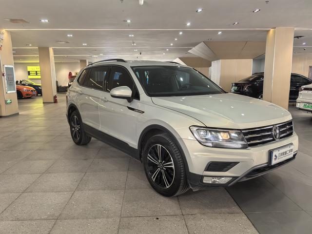 Volkswagen Tiguan L - фото 2