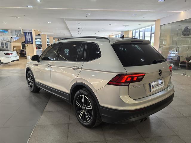 Volkswagen Tiguan L - фото 3