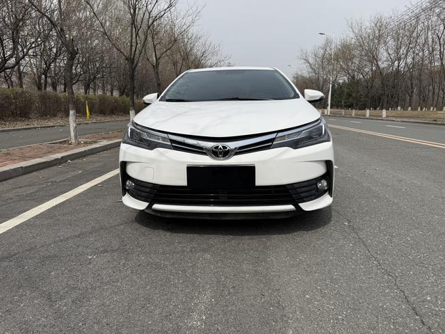 Toyota Corolla - фото 1