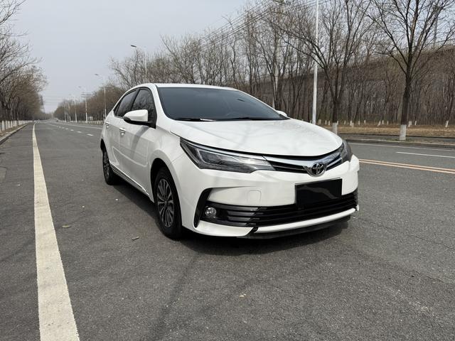 Toyota Corolla - фото 2