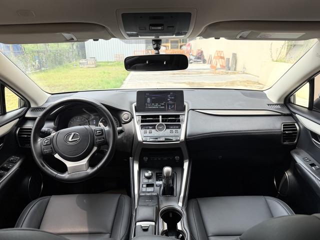 Lexus NX - фото 4