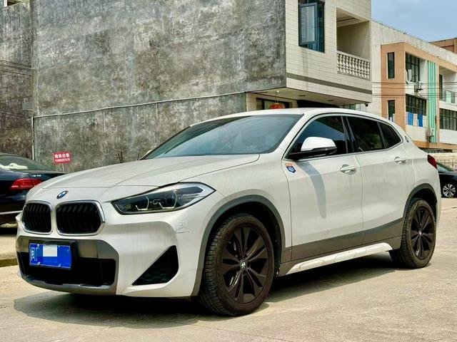 BMW X2 - фото 0