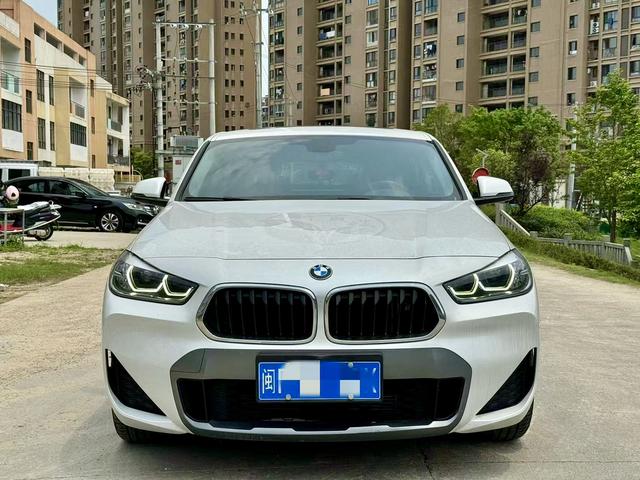 BMW X2 - фото 1