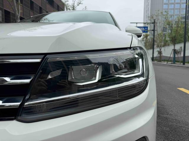 Volkswagen Tiguan L - фото 4