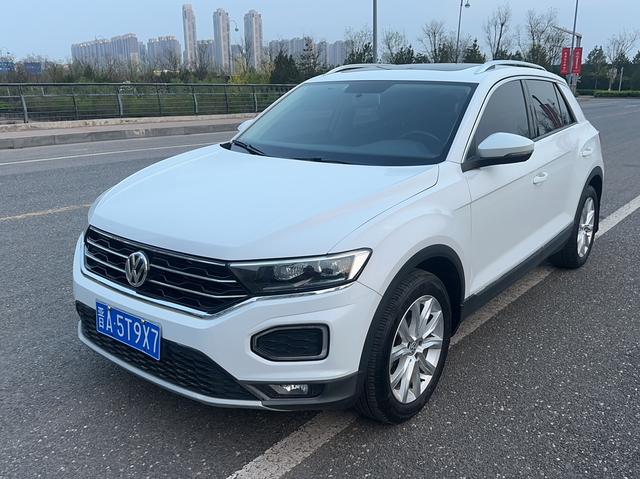 Volkswagen T-Roc - фото 0