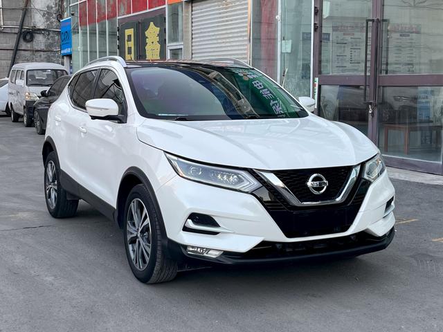 Nissan Qashqai - фото 1