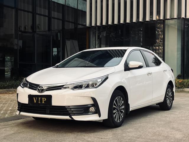 Toyota Corolla - фото 0